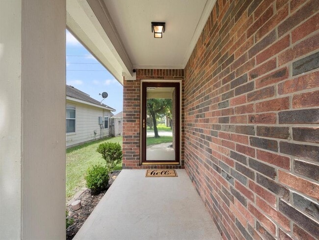 Building Photo - 21639 Falvel Lake Dr