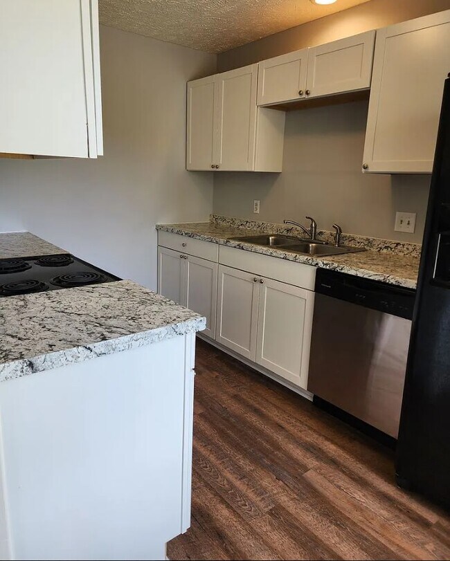 Remodeled Kitchen - 3392 Galleria Dr