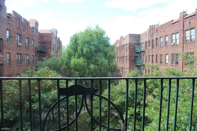 Foto del edificio - 2859 Barker Ave