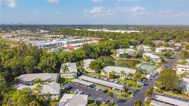 Foto del edificio - 28221 Pine Haven Way