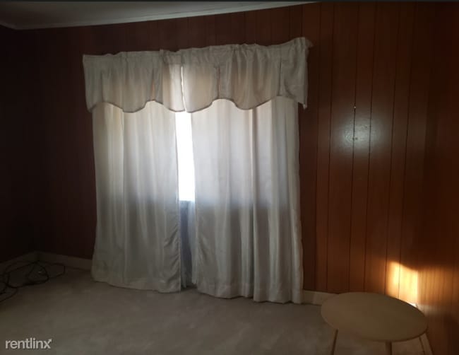Building Photo - 3 br, 1 bath House - 703 Maple St 1 Unit 1