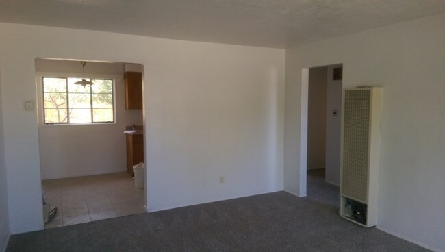 Building Photo - 440 Monroe St NE, Apartment A