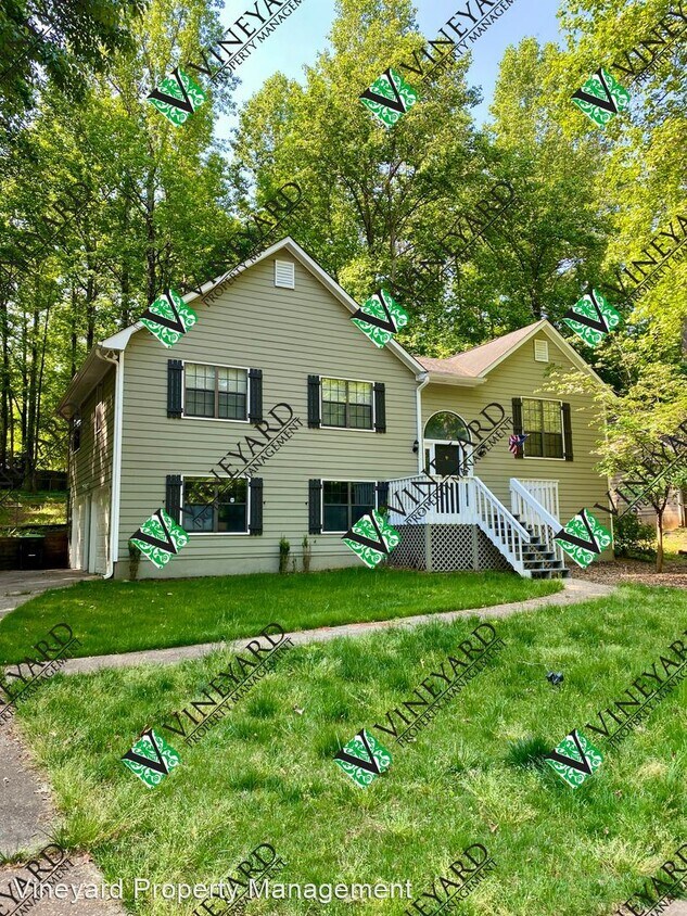 3 br, 2 bath House 583 Gregory Manor Dr. SW House Rental in Smyrna