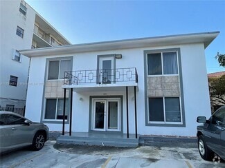 Building Photo - 1000 Biarritz Dr