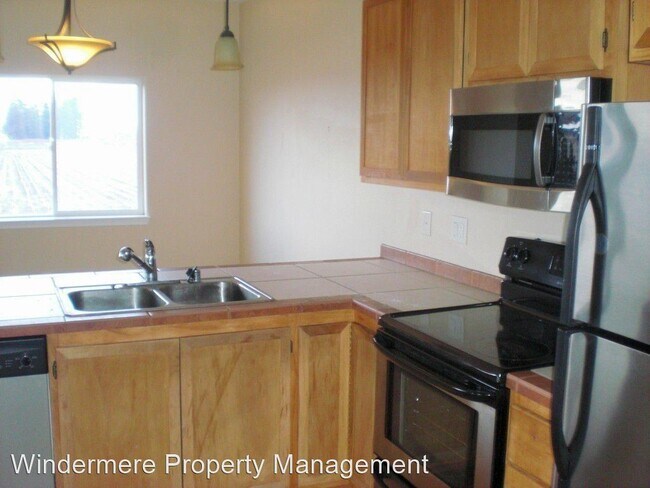 Building Photo - 105 Thendara Park Dr