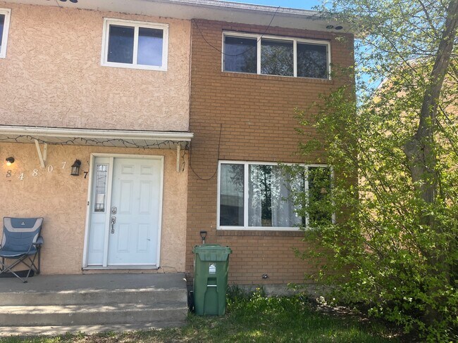Photo du bâtiment - 4807-453A 53a St