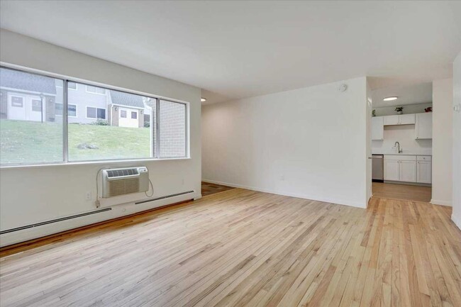 Foto del edificio - 2740 South Rd