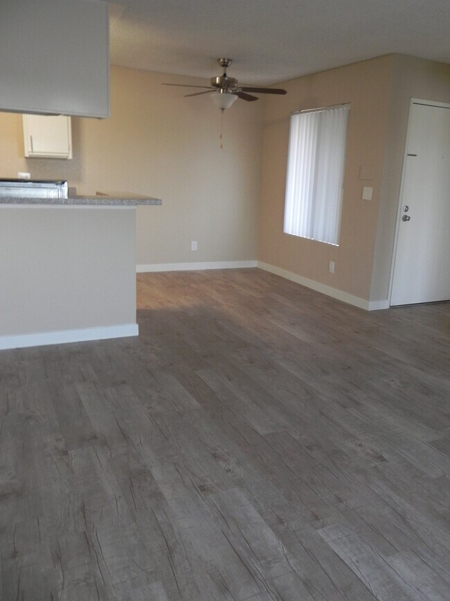Foto del edificio - 8602 Chapman Ave