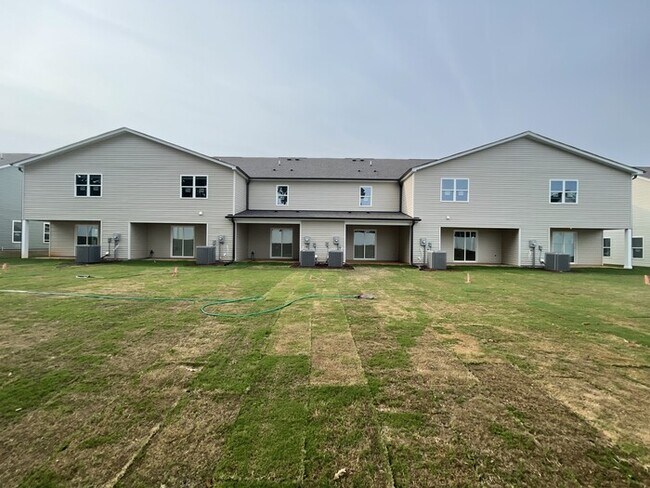 Foto del edificio - Brand New 2023 Townhome!