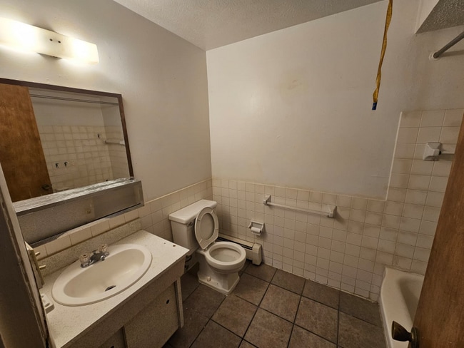 Building Photo - 1885 N Taylor Rd