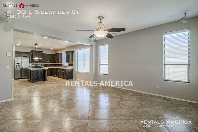 Building Photo - 5 Bedroom Home in Power Ranch!