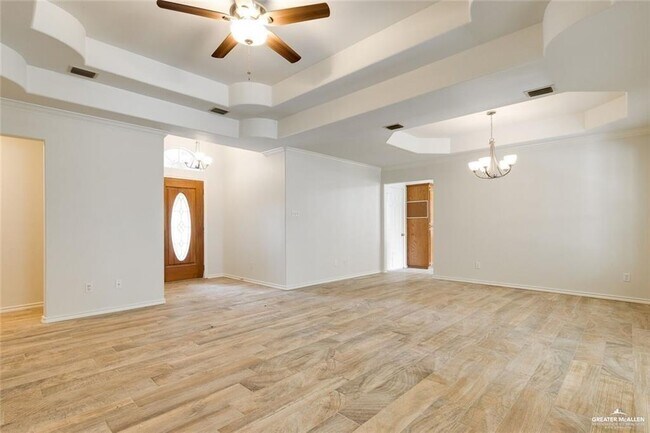 Building Photo - 9 Meadow Way Dr