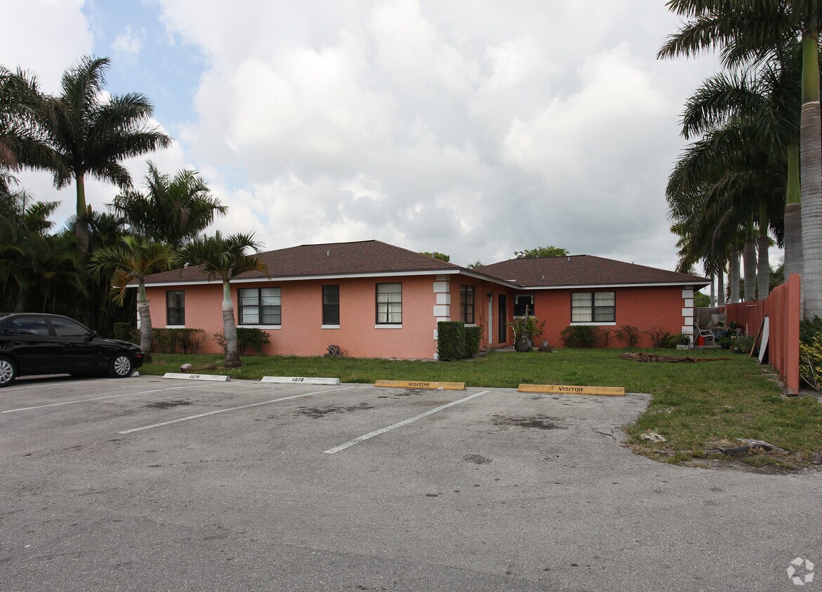 Primary Photo - 4634 Summit Blvd