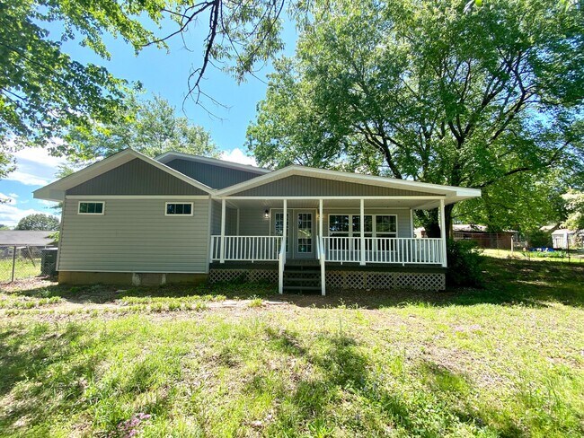 Foto del edificio - 3 Bedroom Home in Seneca, SC