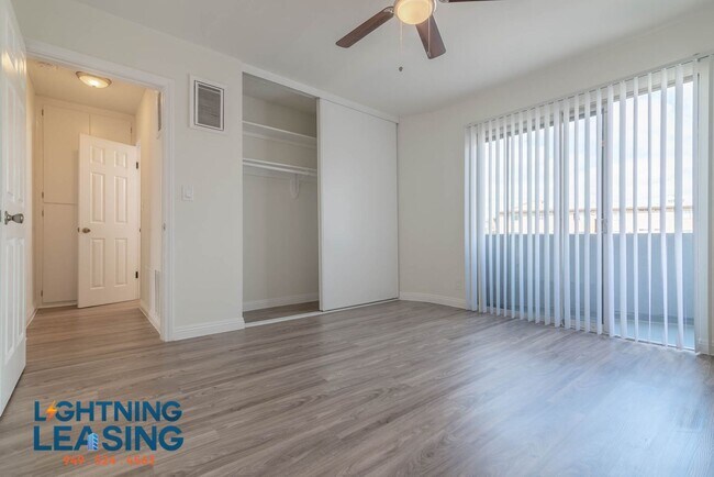 Foto del edificio - 11621 Sylvan St