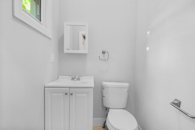 Building Photo - 2418 N 16th St