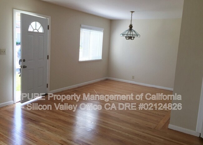 Building Photo - 2527 Forest Ave
