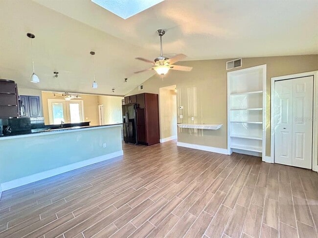 Foto del edificio - 7608 Anaheim Ave