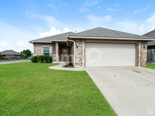 Building Photo - 14500 Sylena Way