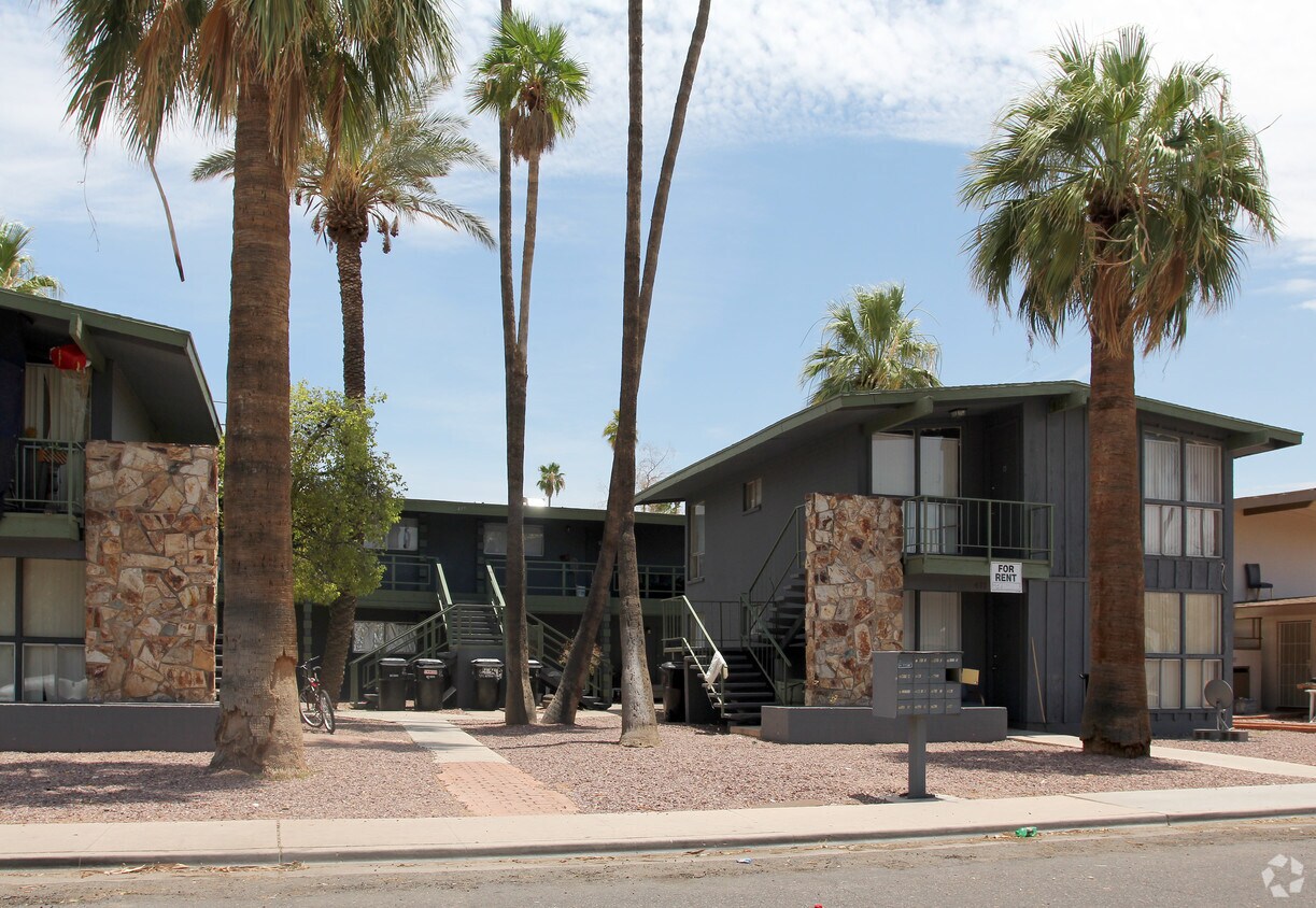 Foto principal - 417-421 N Hill Dr