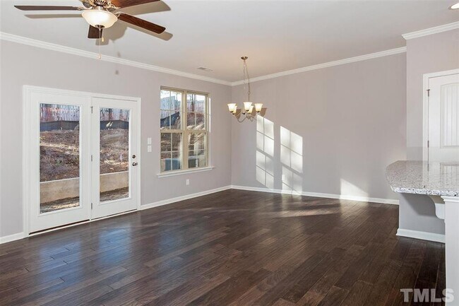 Building Photo - 111 Bella Pl