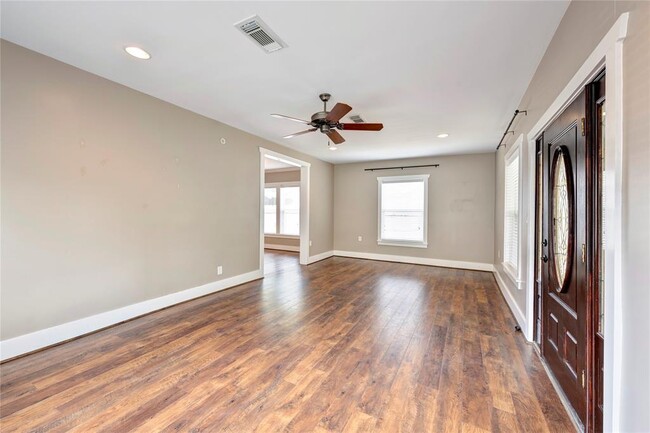 Building Photo - 4430 McKinney St