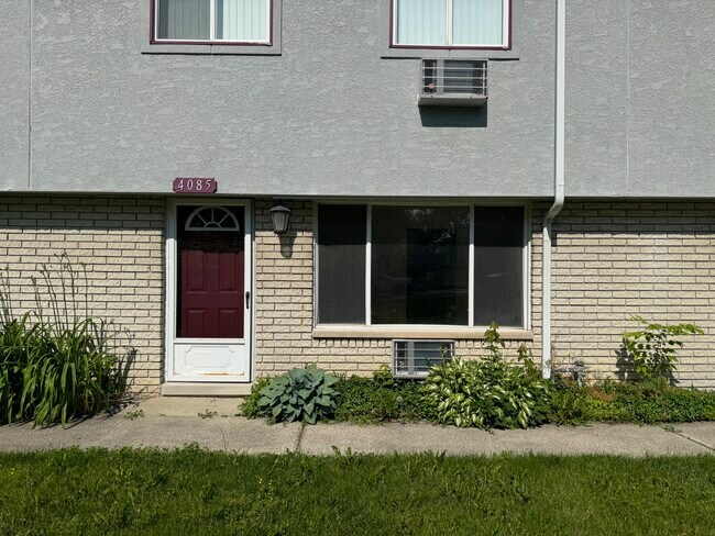 Foto del edificio - 4081 Airport Rd