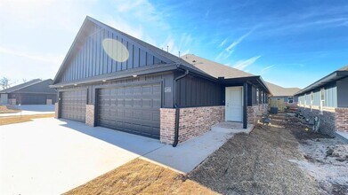 Building Photo - 11403 University