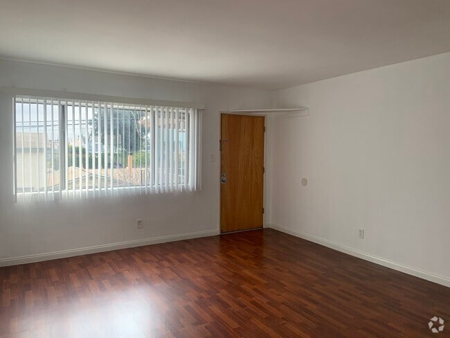 Living Room - 1707 Phelan Ln