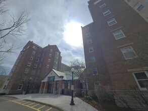 Building Photo - 40 Westwind Rd