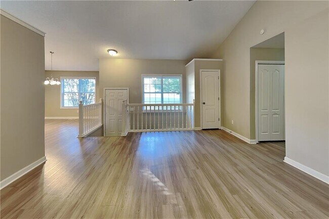 Foto del edificio - 132 Hickory View Ln