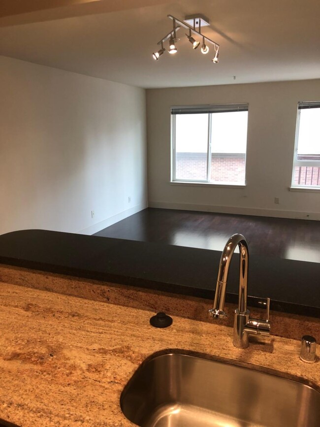 Building Photo - 1711 E Olive Way