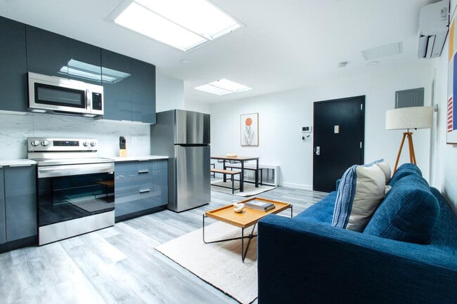 Building Photo - 179 E 102nd St