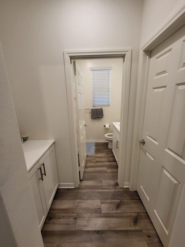 Foto del edificio - BRAND NEW HOME! 4 bed, 3 bath in new gated...