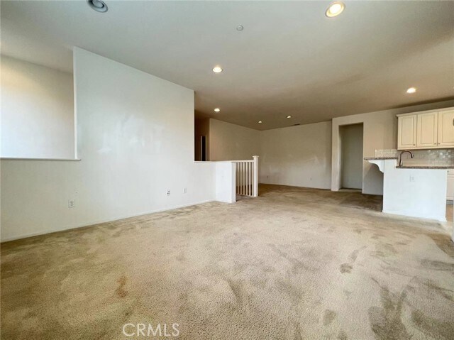 Building Photo - 859 East Promenade