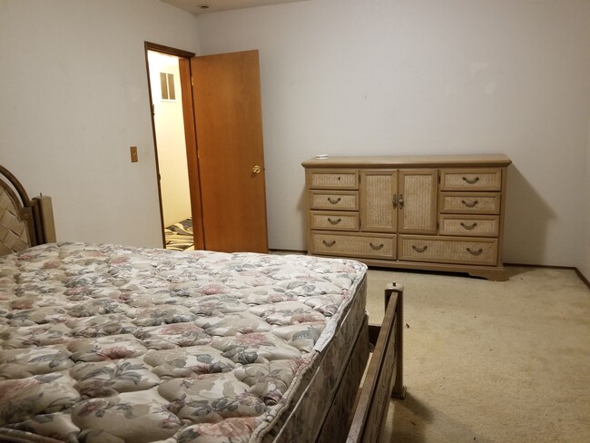 Foto del edificio - 6411 72nd Dr NE