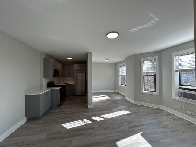 Building Photo - 372 Hazel Ave