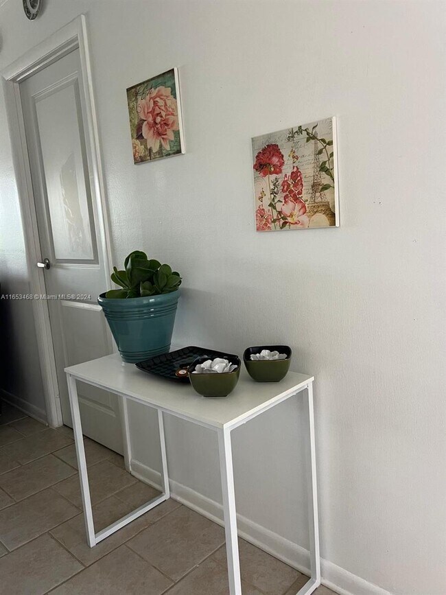 Foto del edificio - 5000 NW 36th St