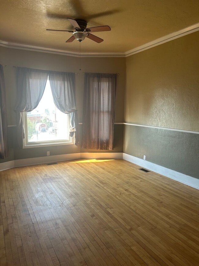 Building Photo - 1115 W Woolman St