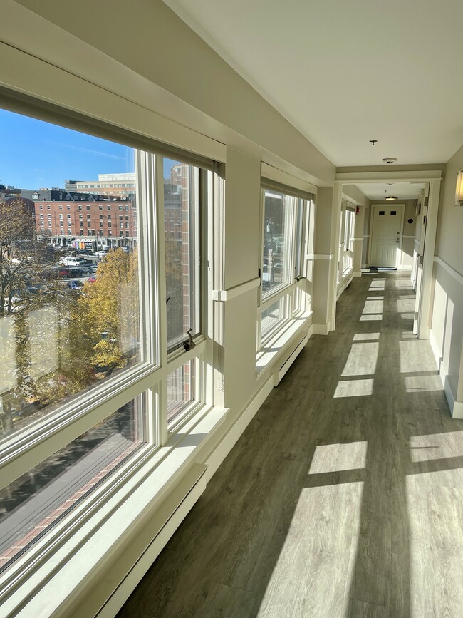 Building Photo - 714 Chandlers Wharf