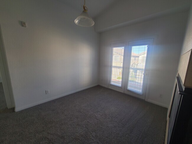 Foto del edificio - 4817 Straight Flush Dr