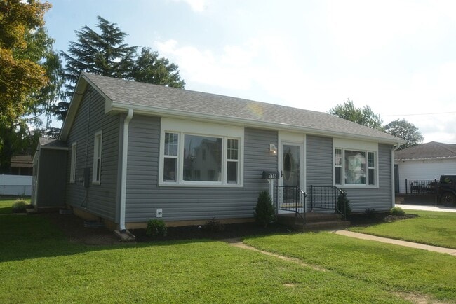 Building Photo - 116 E Cochran St