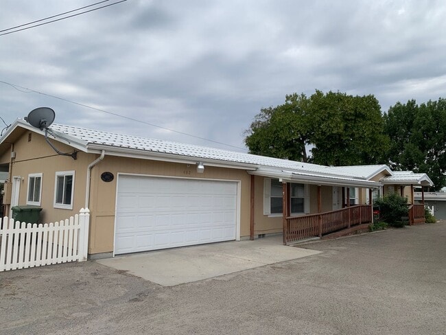 Building Photo - Spacious 3-Bed, 2-Bath Manufactured Home with Garage – Move-In Ready