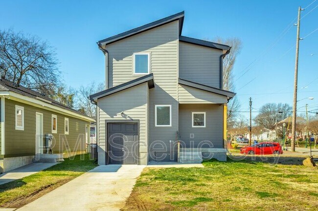 Building Photo - 1204 S Lyerly St