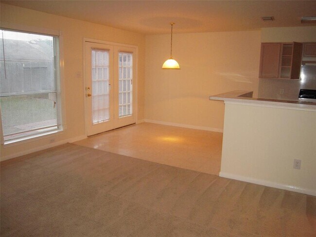 Building Photo - 4242 Daisy Meadow Dr