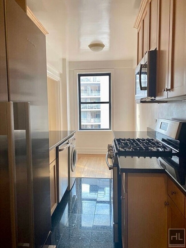 Building Photo - EAST 68 STREET