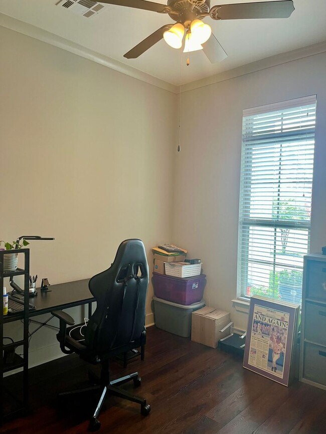 Building Photo - 1/2 MONTH FREE MOVE IN SPECIAL IN PRAIRIEV...