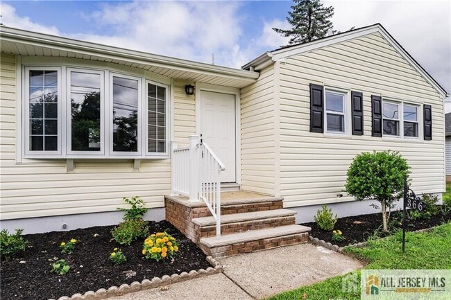 Building Photo - 366 Mulier Ave