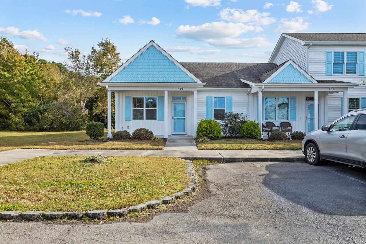 401 Pirate's Landing Beaufort Townhome House Rental in Beaufort, NC
