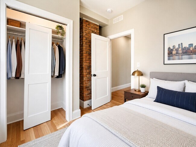 Foto del edificio - 619 E 5th St